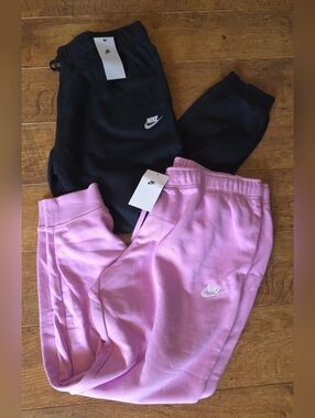 Nike Womans Black & Pink  Sweats Standard Fit Mid Rise Cuff Bottoms SIZE XL
